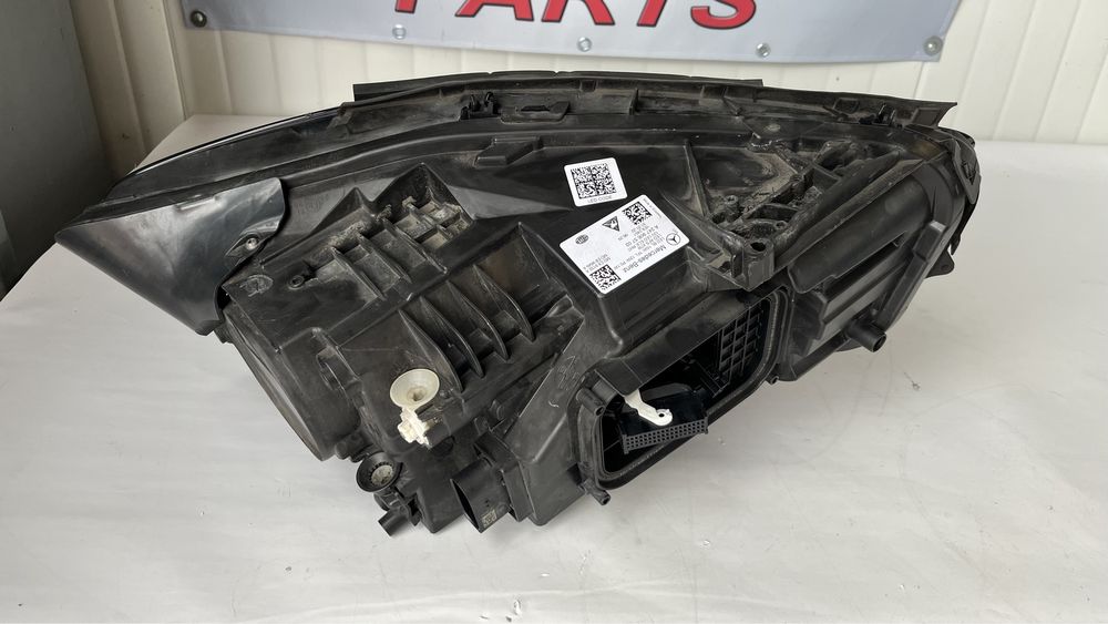 2 броя ляв фар Mercedes B Class W247 2019-