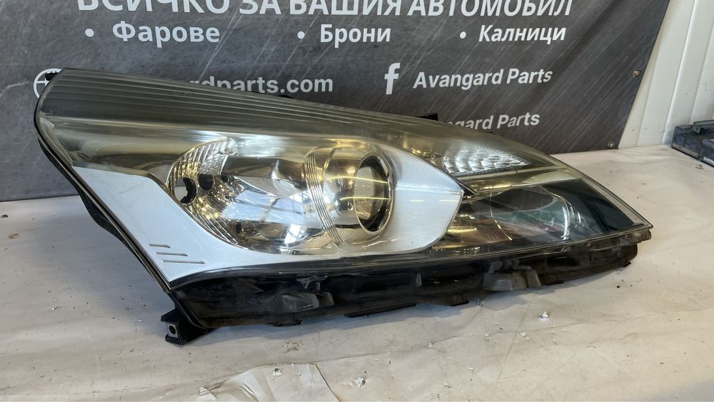 2 броя десен фар Toyota Verso Facelift (2013-2018)