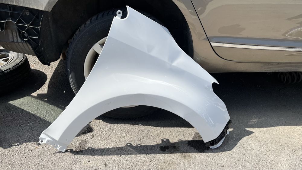 2 броя десен калник Toyota Yaris 4 (2019-2022)