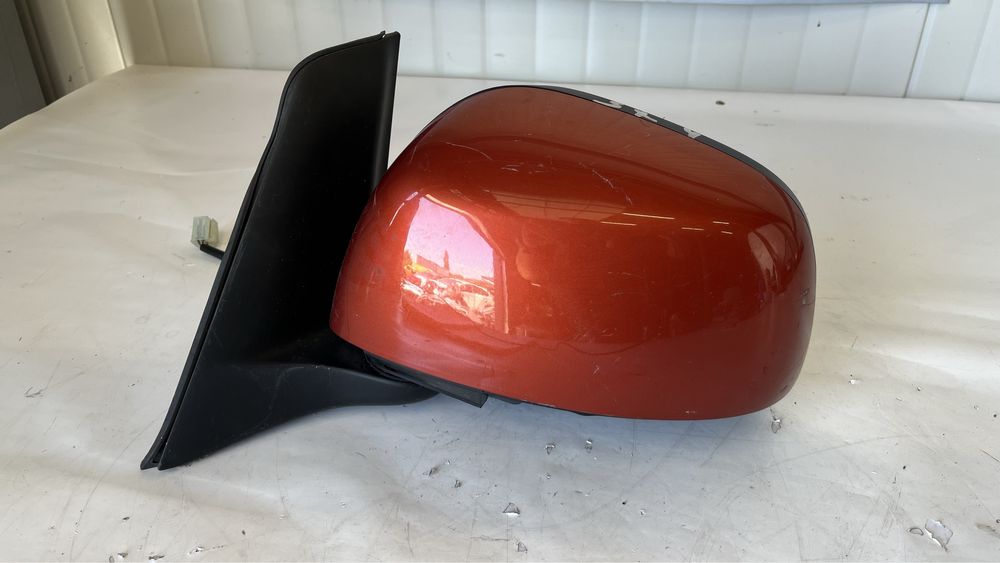 2 броя ляво и 2 броя дясно огледало и капак Suzuki SX4