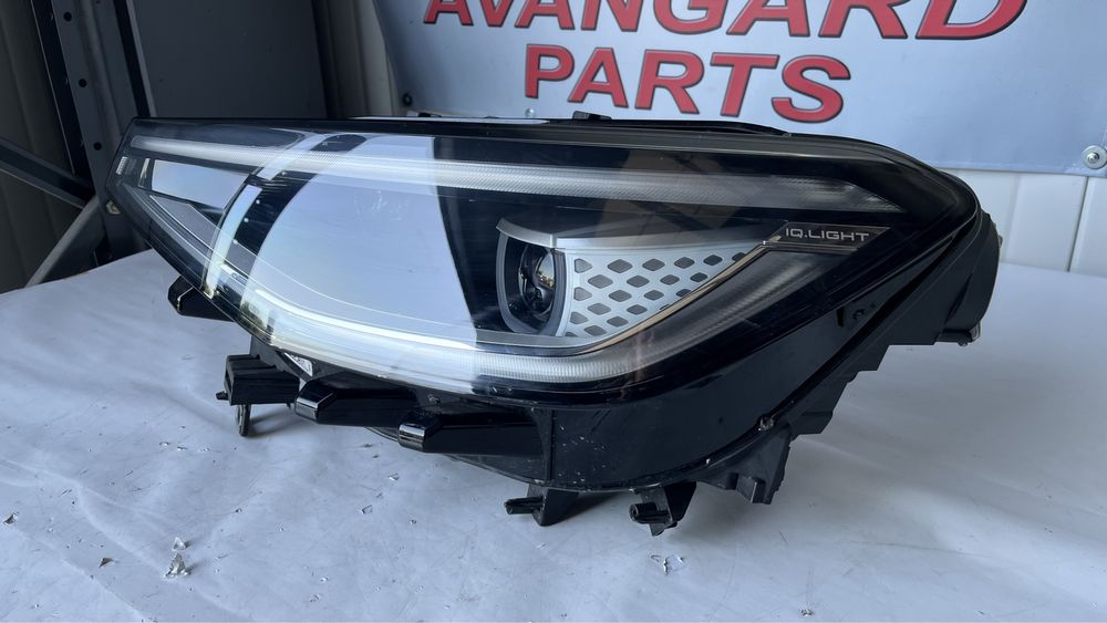 2 броя ляв фар VW ID4 2020-