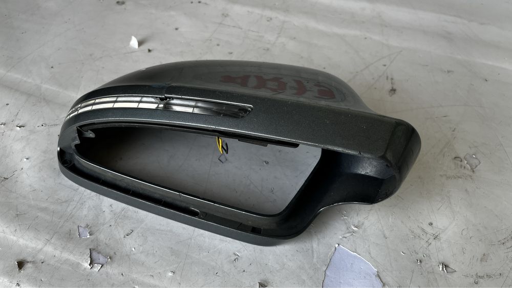 Корпус от дясно огледало с мигач Audi A4 (2008-2011)