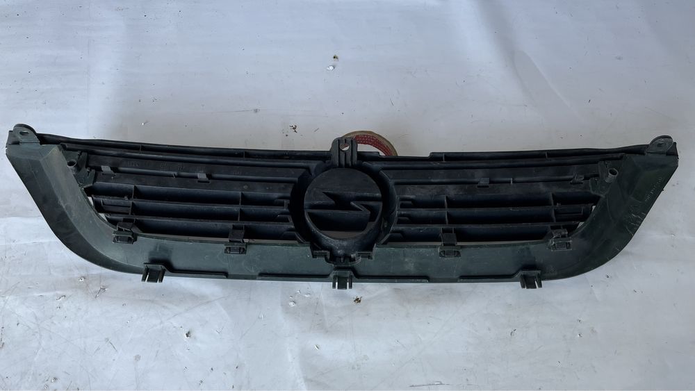 Решетка Opel Vectra B 1995-2002