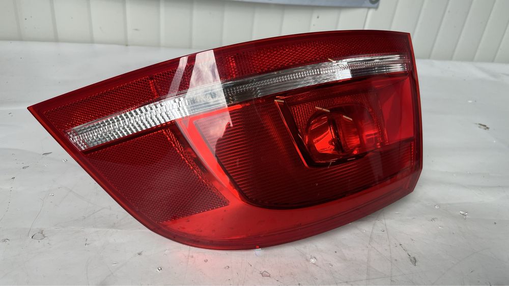 2 броя десен стоп Volkswagen Passat B7 (2011-2014)