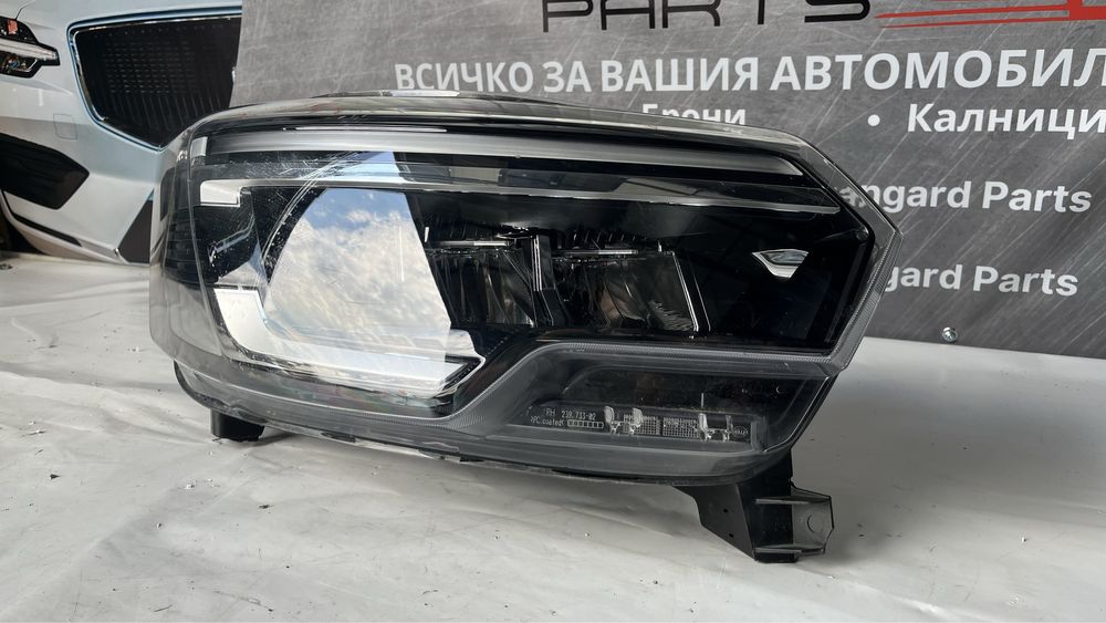 Десен фар Nissan Primastar/NV 300 2021-