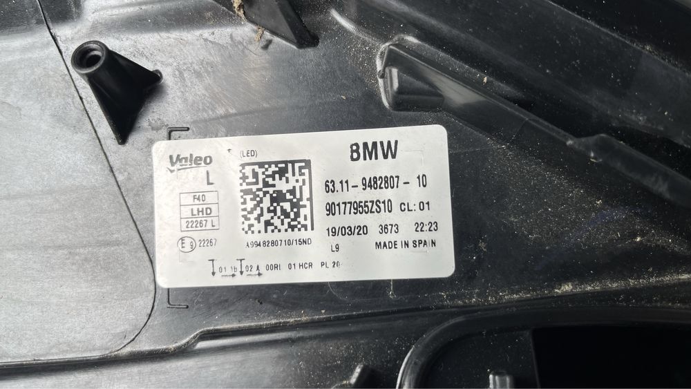 2 броя десен и 1 брой ляв фар BMW 1 F40 2020-