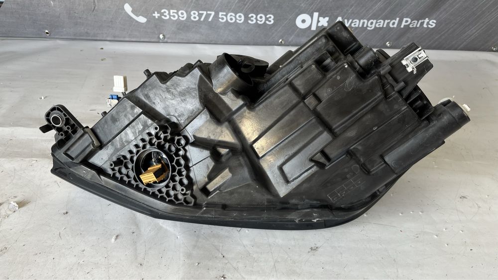 Десен фар Volkswagen Caddy 4