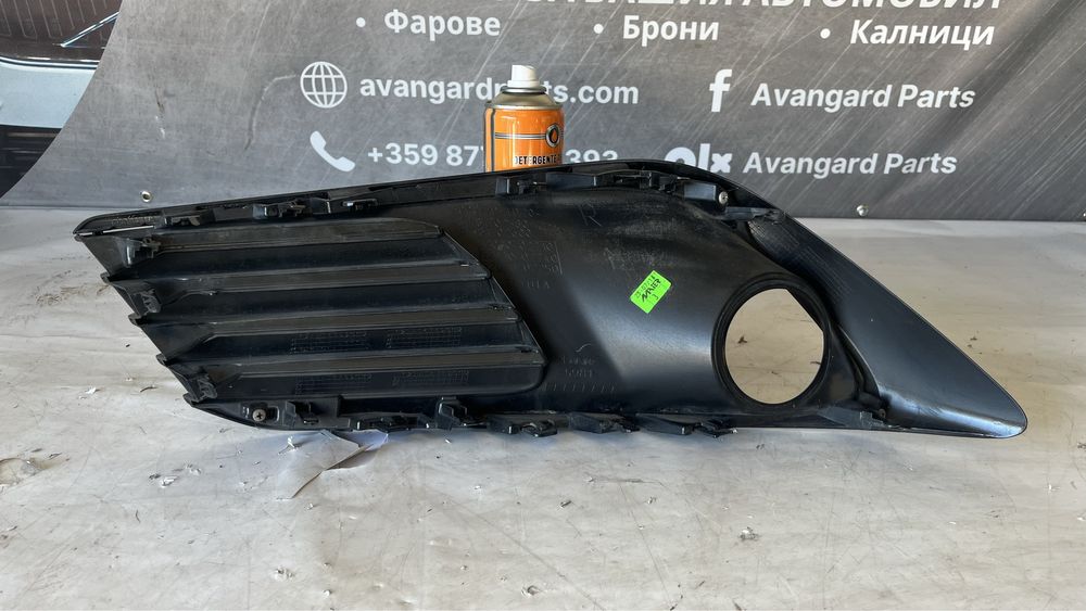 Дясна решетка за халоген Toyota Auris 2012-2018