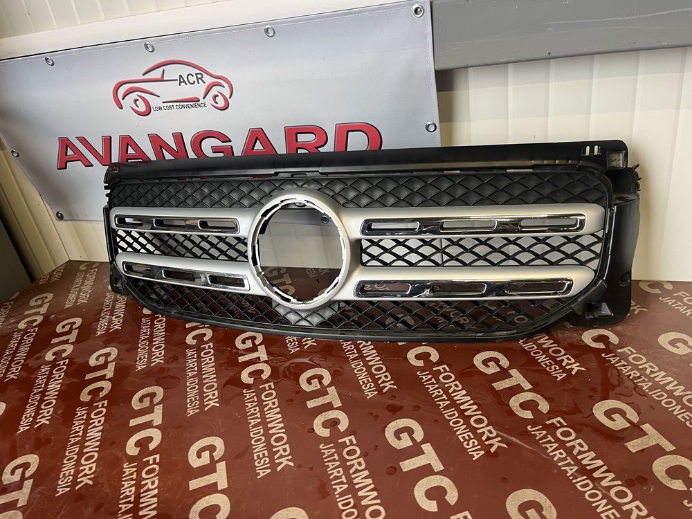 Решетка Mercedes GLB W247