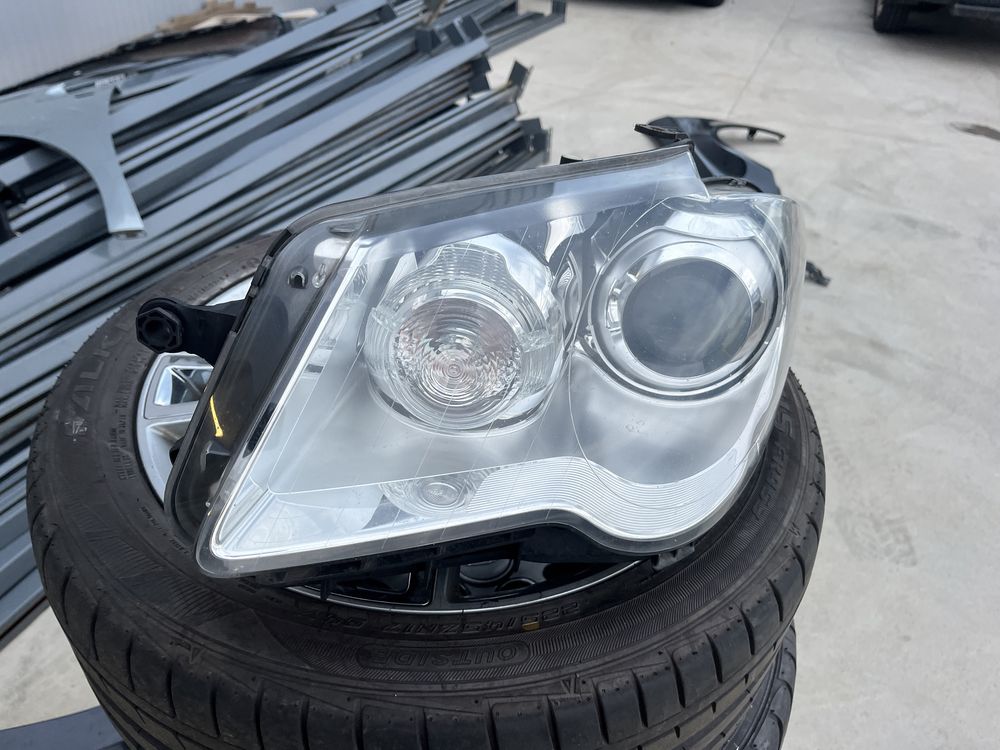 Фар Volkswagen Touran ляв