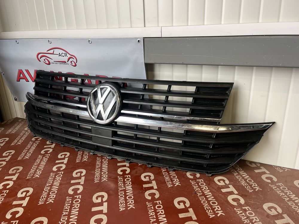 2 броя решетка Volkswagen T6.1 2020г