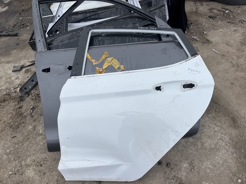 2 броя задна лява врата Ford Fiesta MK8 2018-