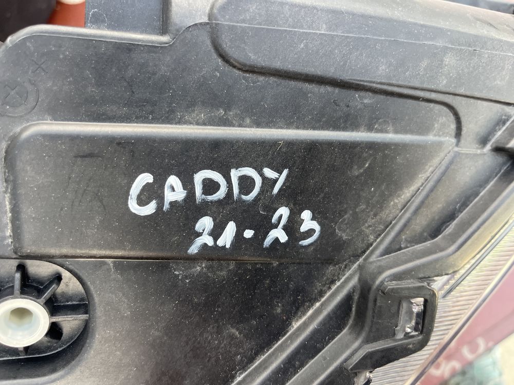 Фар Volkswagen Caddy 2020-десен