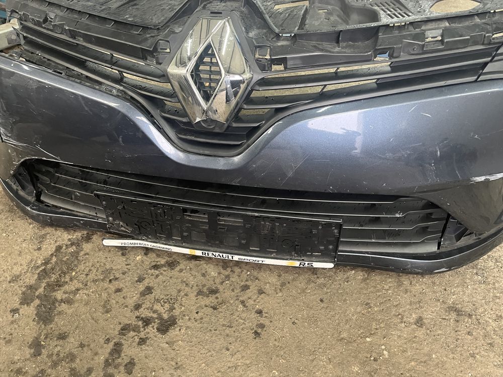 Броня Renault Clio оборудвана