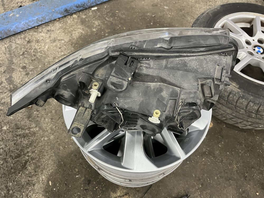 Фар BMW E87 1 серия 2бр налични