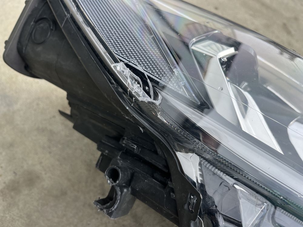 Фар Ford Kuga 2019-