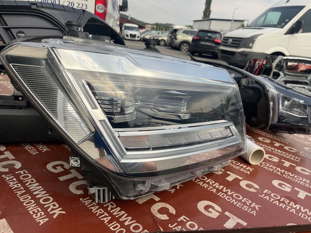 Фар Volkswagen Crafter десен Full Led