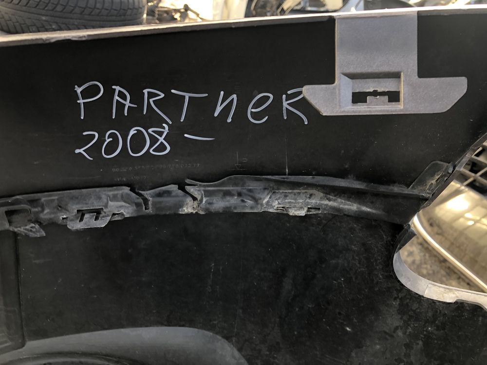 Предна броня Peugeot Partner 2008