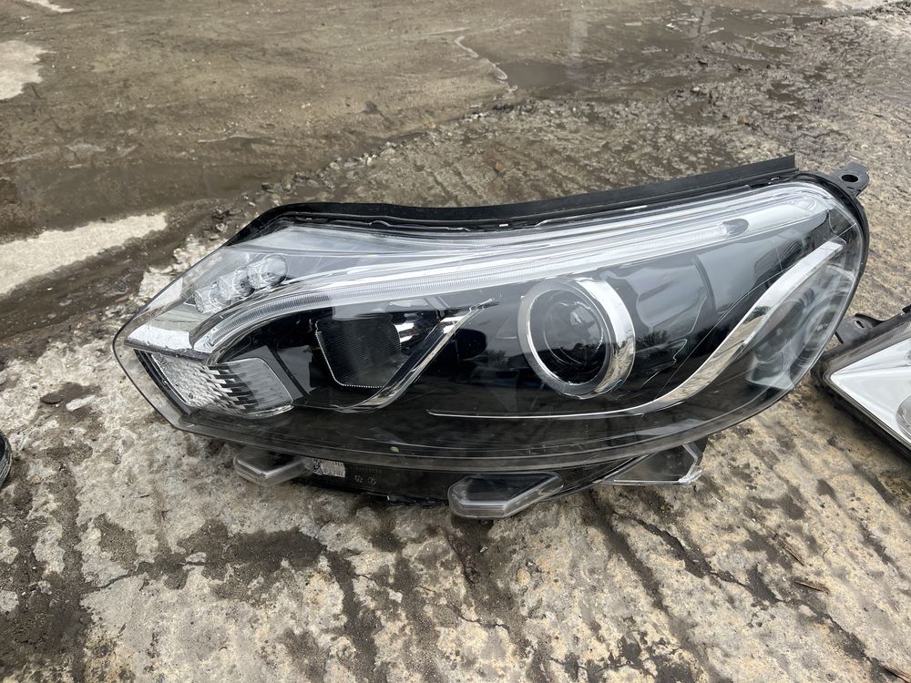 Фар Toyota Proace 2021 bi-xenon 2бр