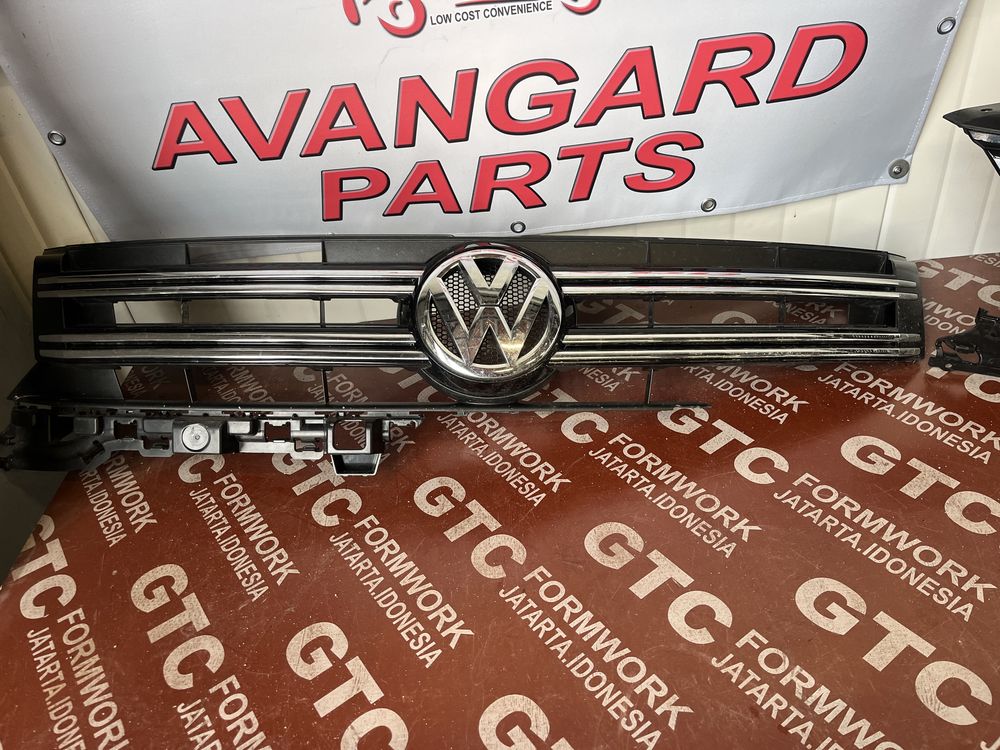 Решетка Volkswagen Tiguan 2010 Face