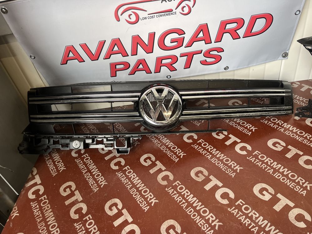 Решетка Volkswagen Tiguan 2010 Face