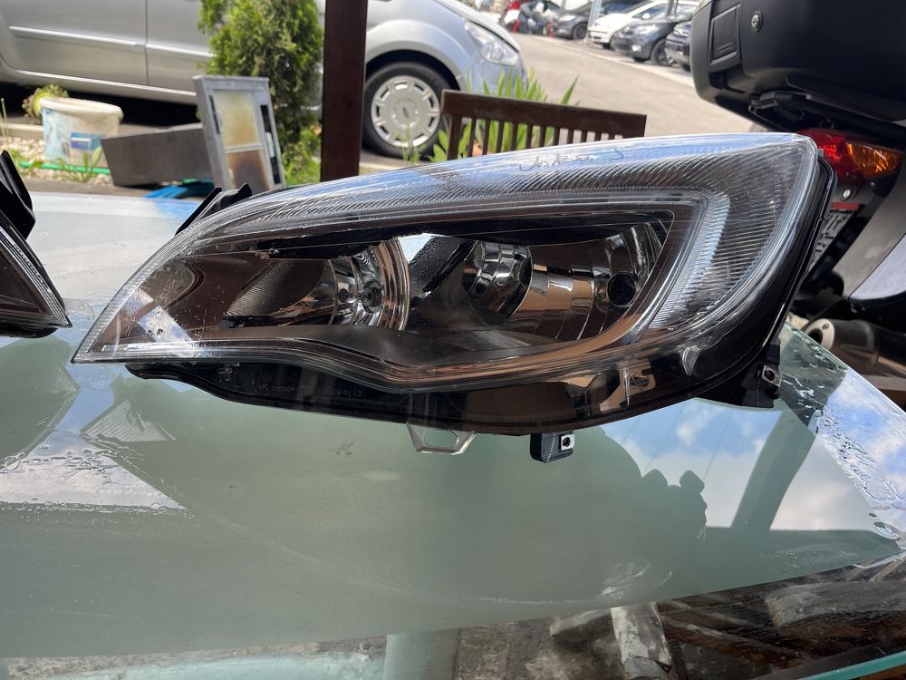 Фар Opel Astra J 2010-