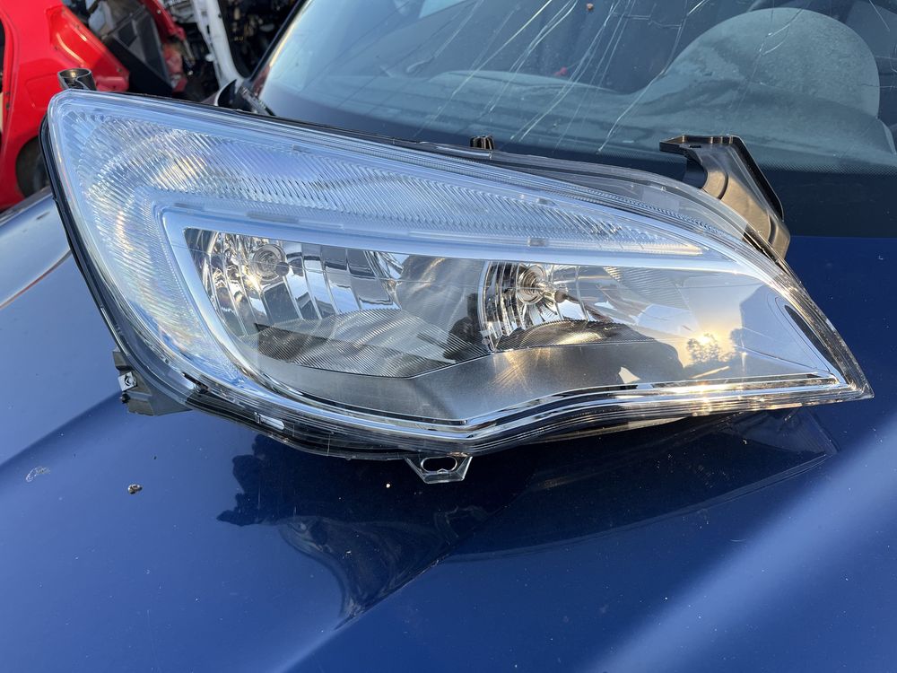 Фар Opel Astra J 10- ляв