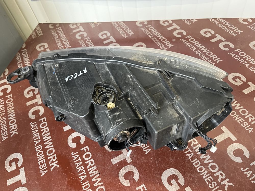 Ляв и десен фар Seat Ateca