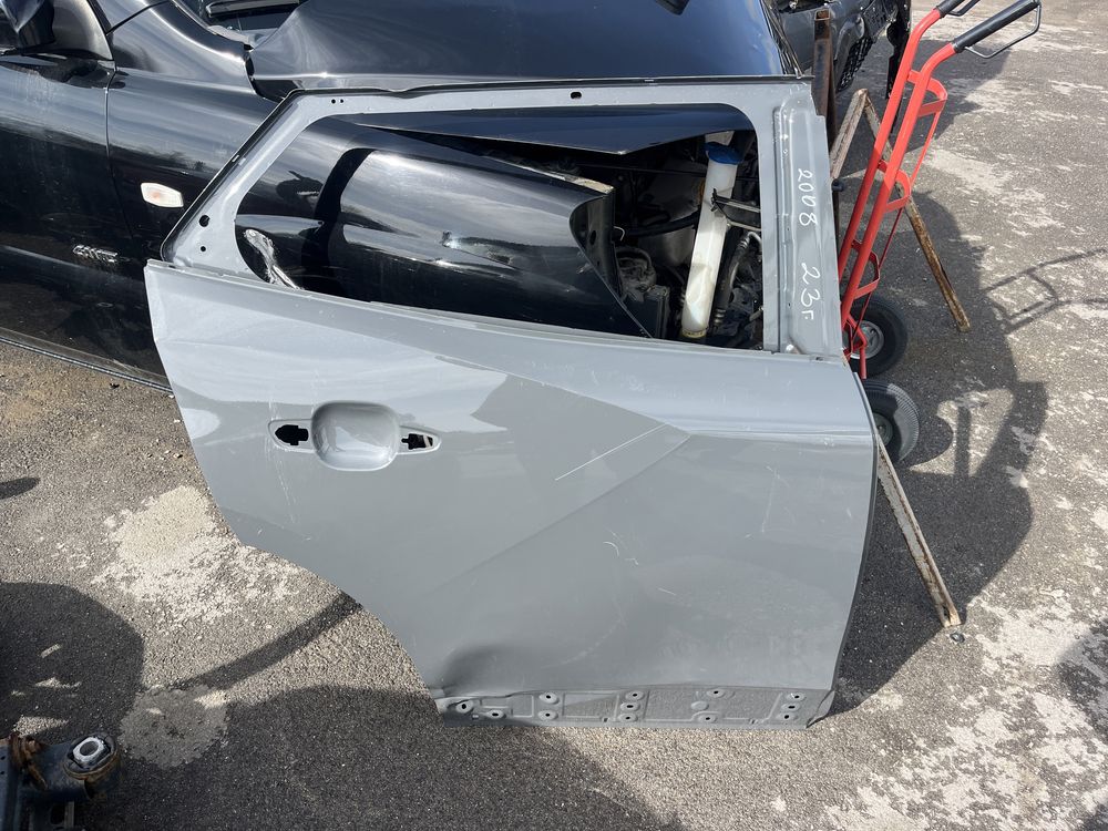 2 броя задна дясна и 1 брой предна дясна врата Peugeot 2008 23г