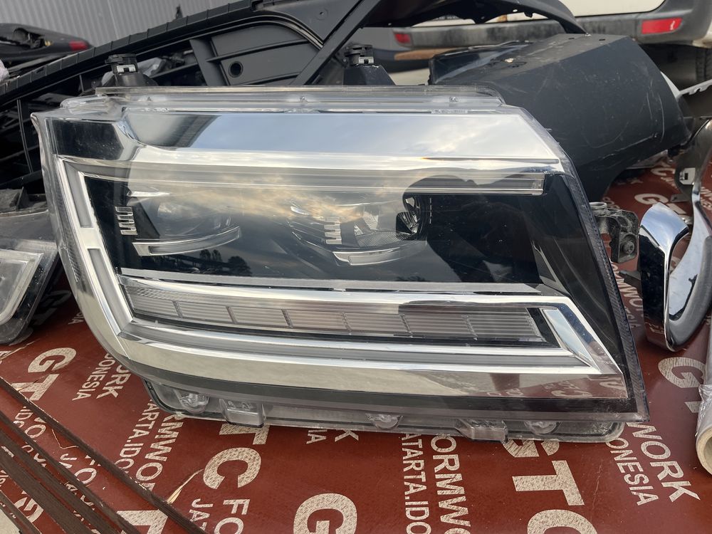 Фар Volkswagen Crafter десен Full Led