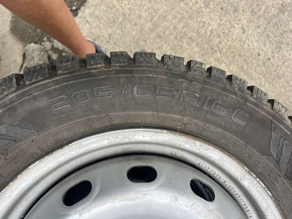 Гуми 205 65 16C Nokian