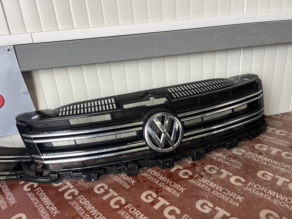Решетка Volkswagen Tiguan 2010 Face