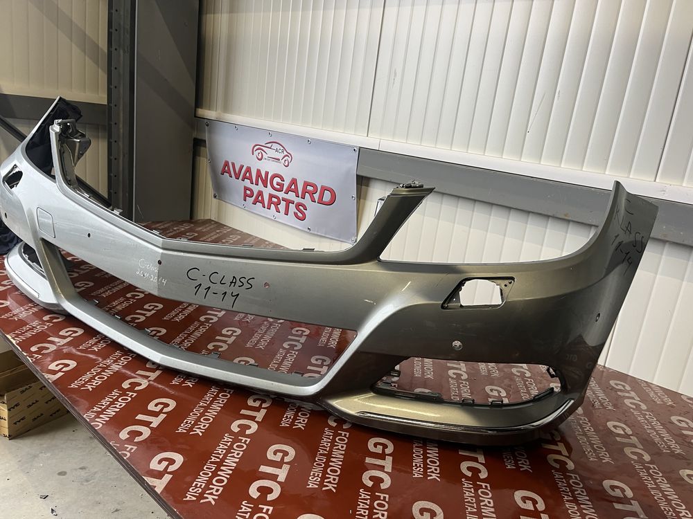 2 броя предна броня Mercedes C class W204 Face