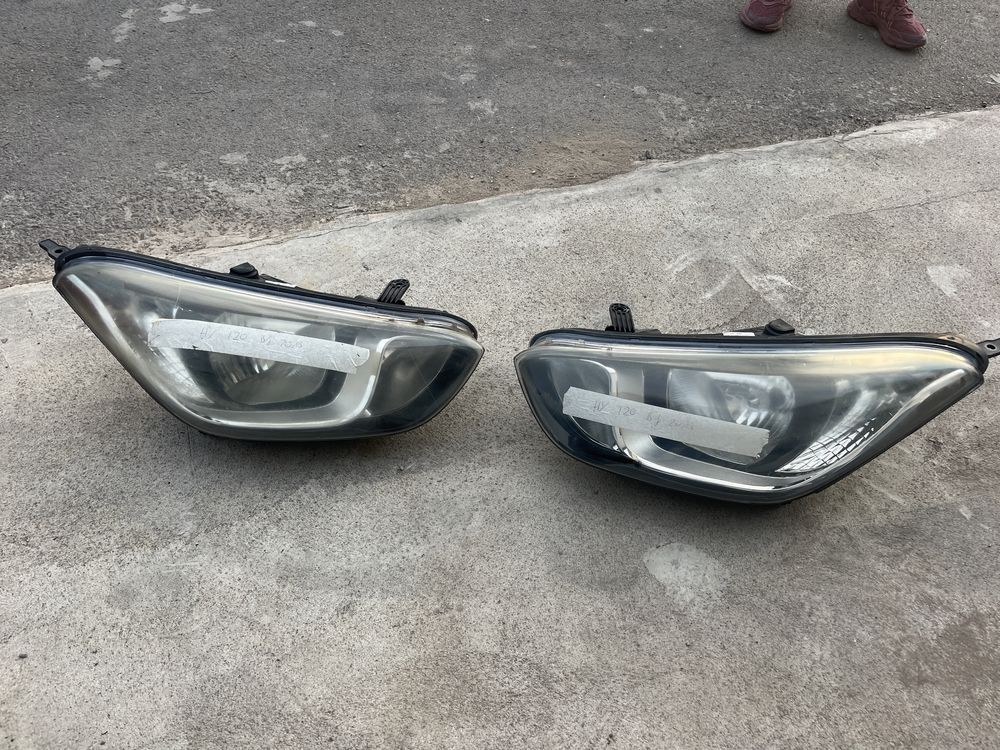 Фар Hyundai i20 2 броя ляв и 1 брой десен