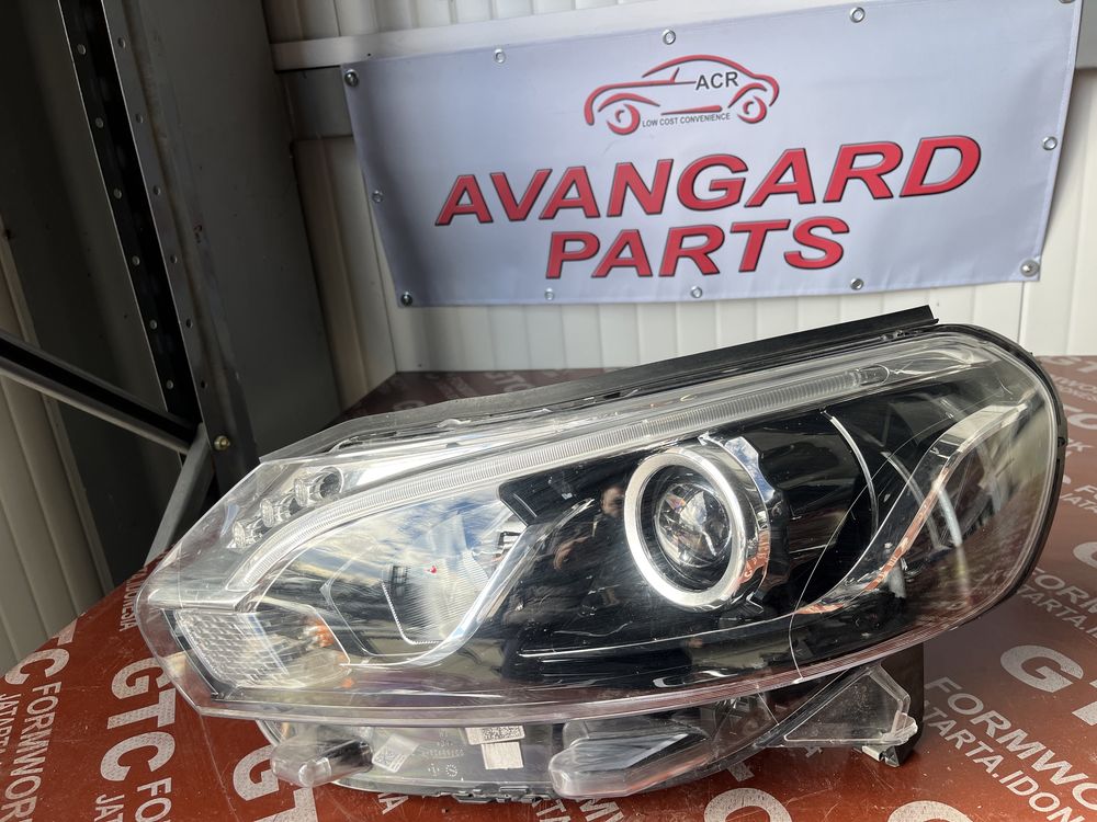 Фар Toyota Proace 2021 bi-xenon 2бр