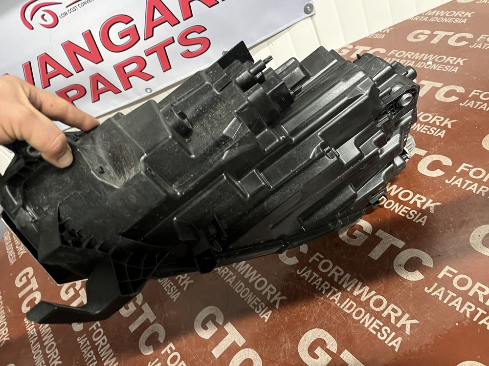3 броя десен фар Skoda Octavia 4 2020-.Full Led