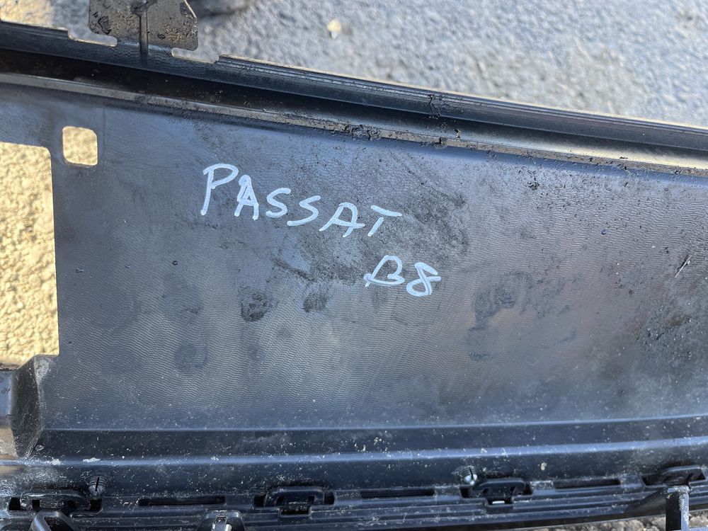 Решетка Volkswagen Passat B8 2бр