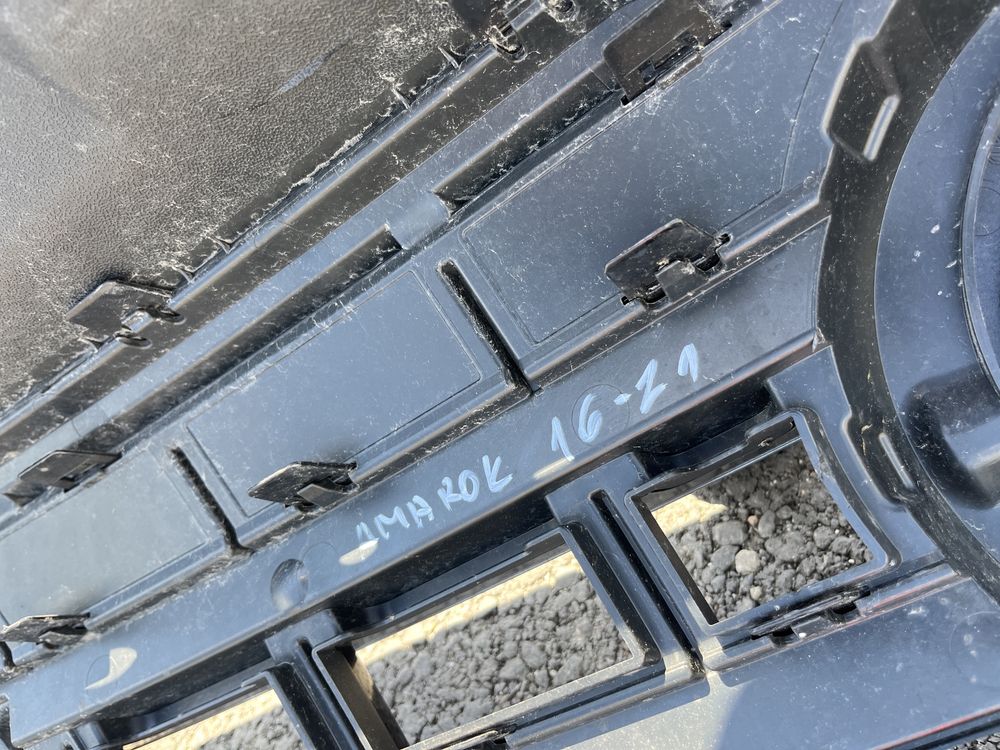 2 броя решетка Volkswagen Amarok 2016-2022