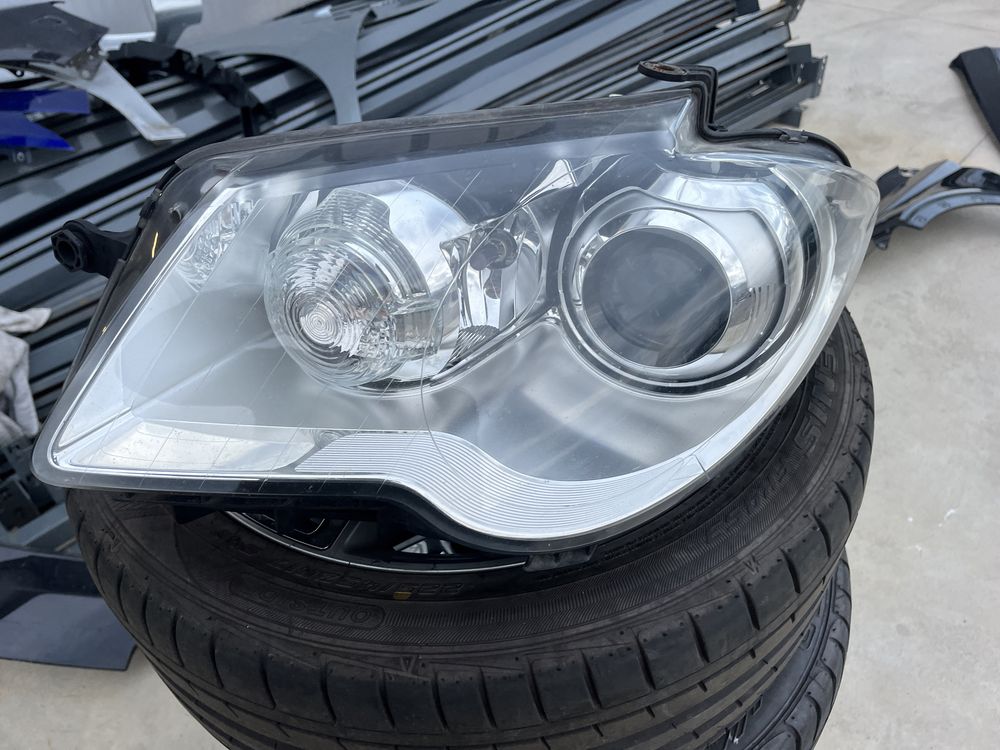 Фар Volkswagen Touran ляв