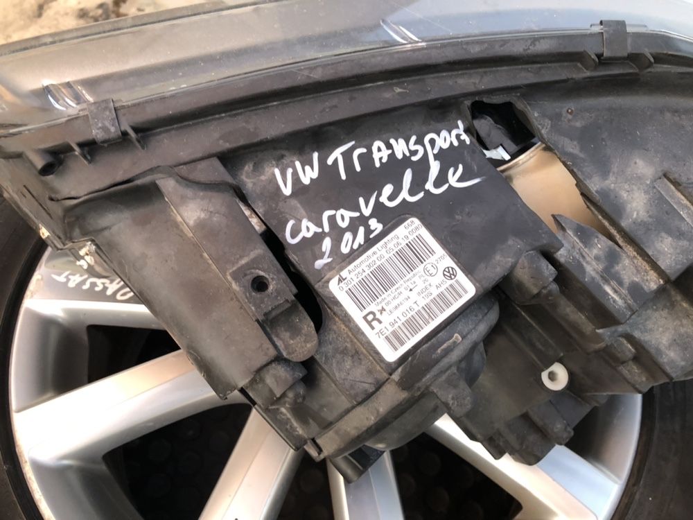 Фар Volkswagen Caravelle