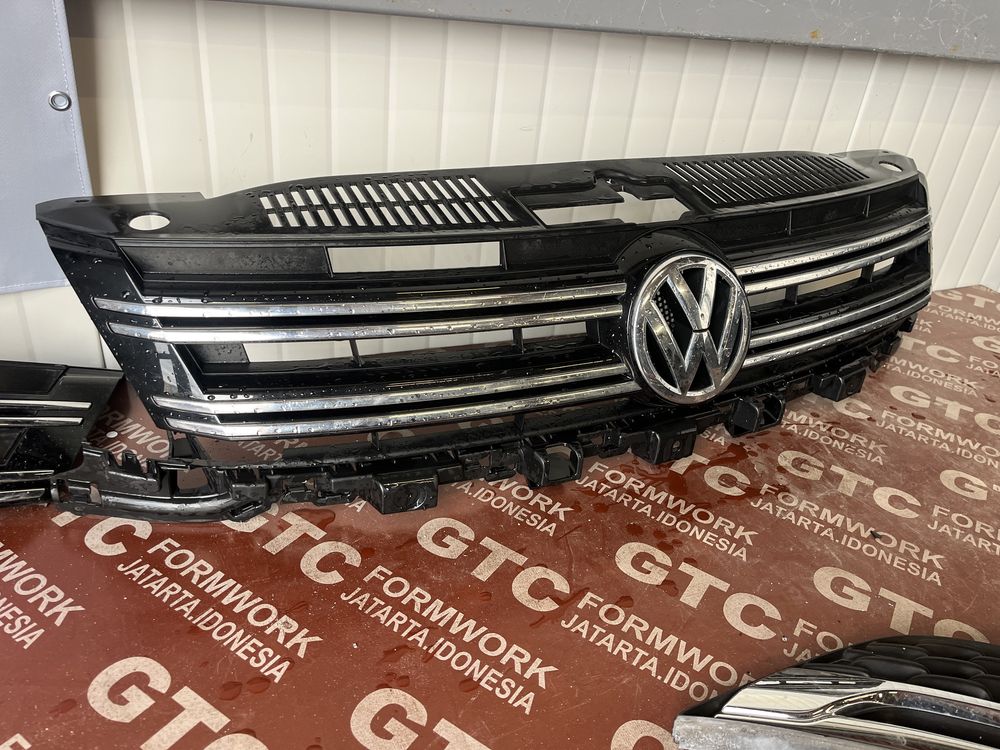 Решетка Volkswagen Tiguan 2010 Face