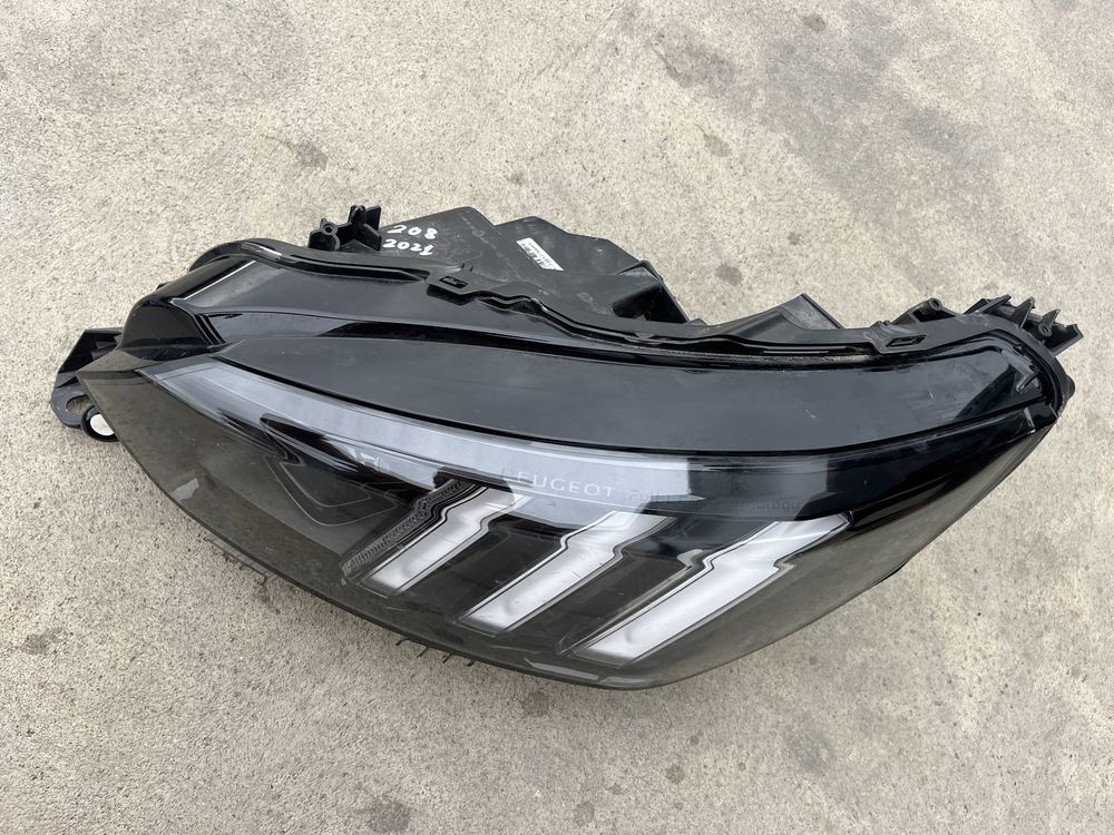 Фар Peugeot 208 2008 Full Led 2021г