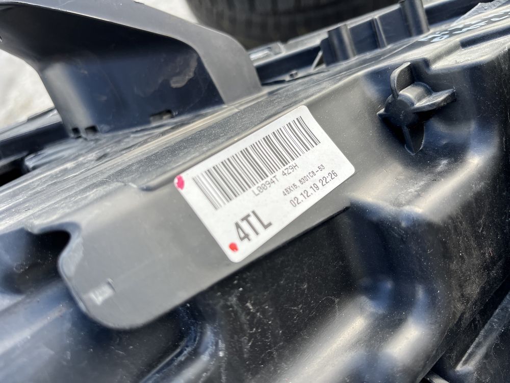 Ляв и десен фар Mitsubishi Outlander 2013-2021
