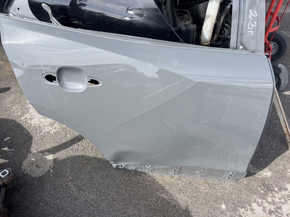 2 броя задна дясна и 1 брой предна дясна врата Peugeot 2008 23г