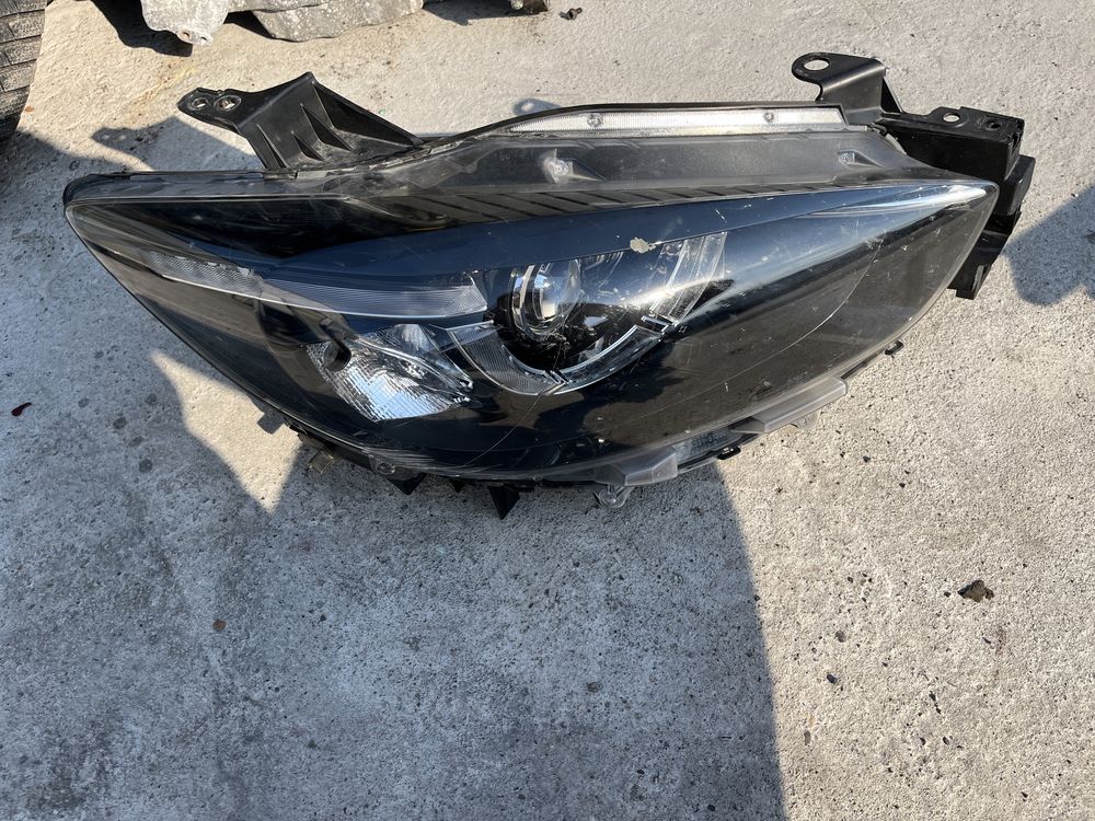 2 броя десен фар Mazda CX5
