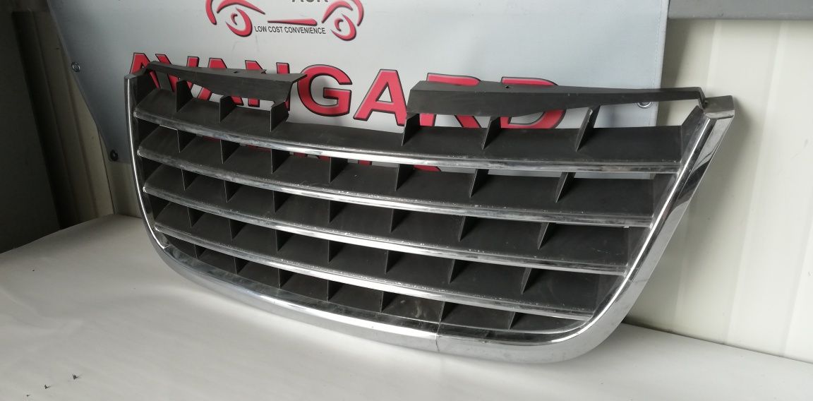Предна решетка Chrysler Town Country 5