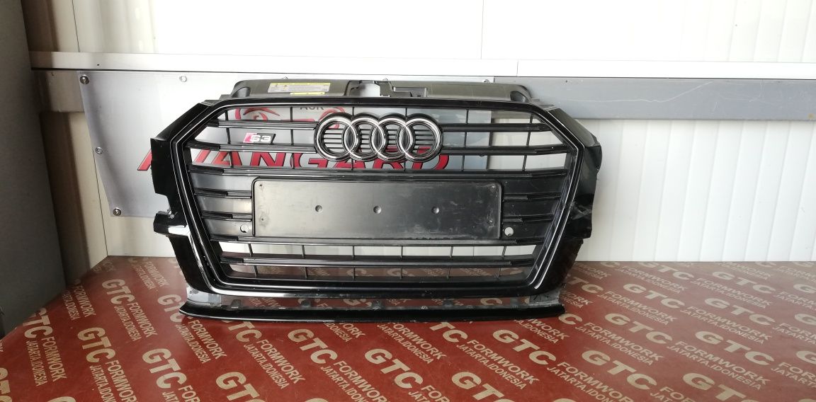 2 броя предна решетка Audi A3 S3 (2013-2020)