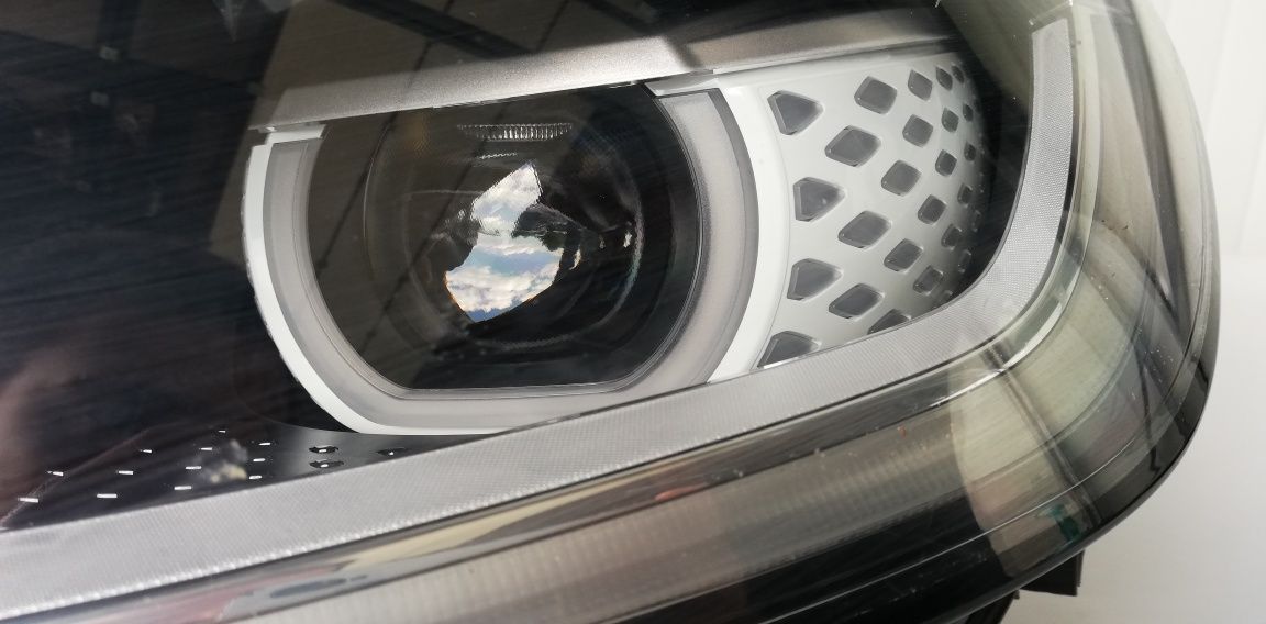2 броя ляв фар VW ID4 2020-