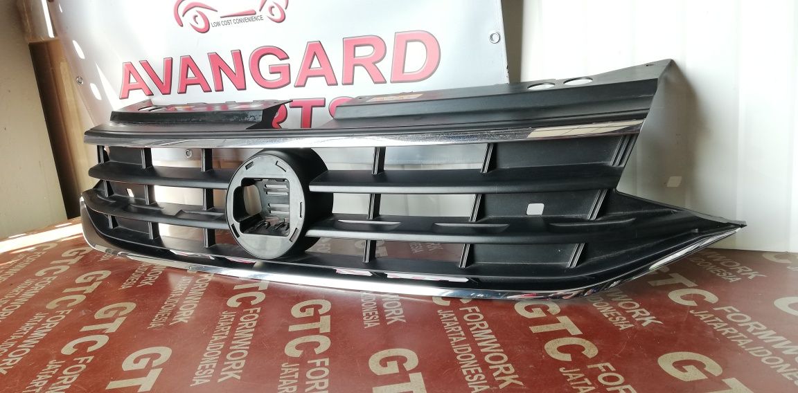 2 броя радиаторни решетки Volkswagen Tiguan 5NA 2016-