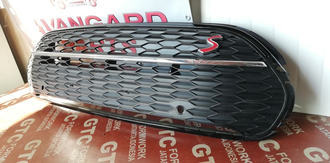 Радиаторна решетка Mini Cooper Clubman 3 2019-